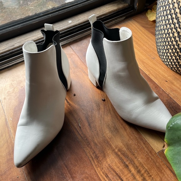 lulu's white booties size 7.5 - Picture 3 of 11